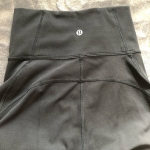 Lululemon black & mesh leggings